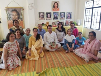 Kolkata Devotees in front of Altar