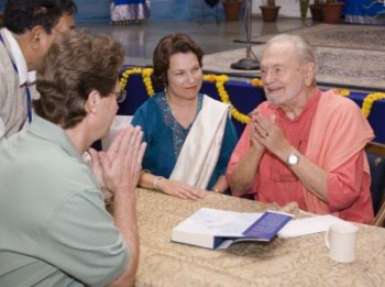 Swami Kriyananda and Devotees at Bhagavad Gita Book Signing