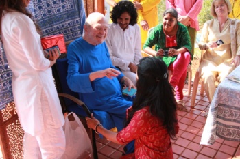 Swami Kriyananda with Shamini